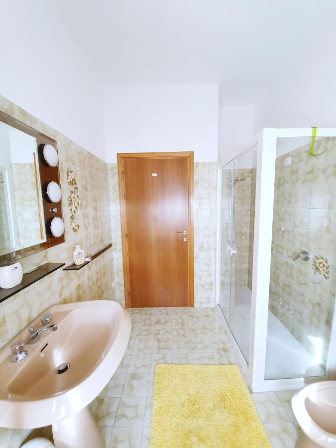 Affittacamere Zona Caserma-Stazione Foligno Kültér fotó